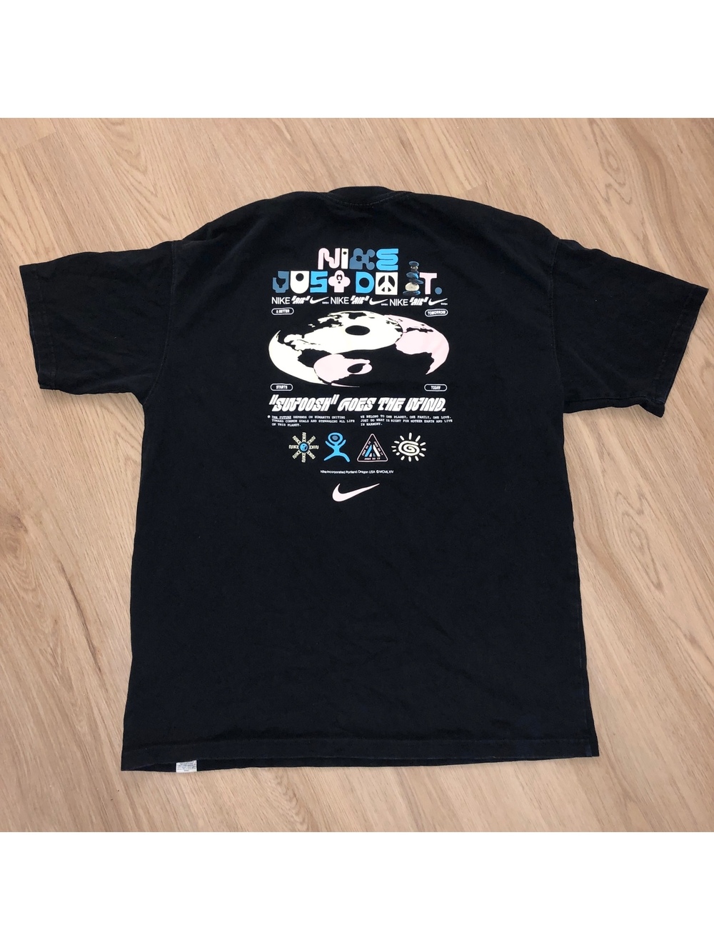 NIKE AIR A BETTER TOMORROW SWOOSH GOES THE WIND GRAPHIC T SHIRT MENS LARGE BLUE